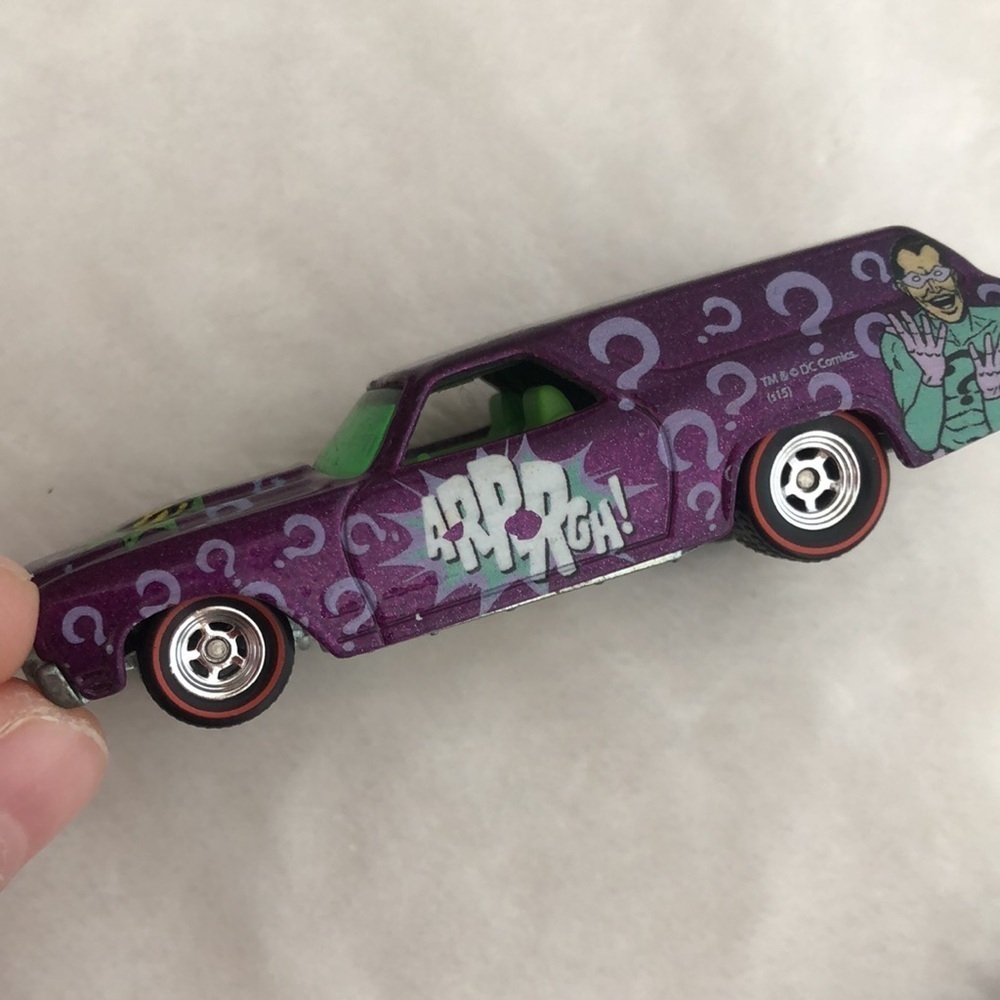 Batmobile and Joker Van. Collector’s Spotlight: A Unique Duo of Mattel Icons. - Picture 7 of 12
